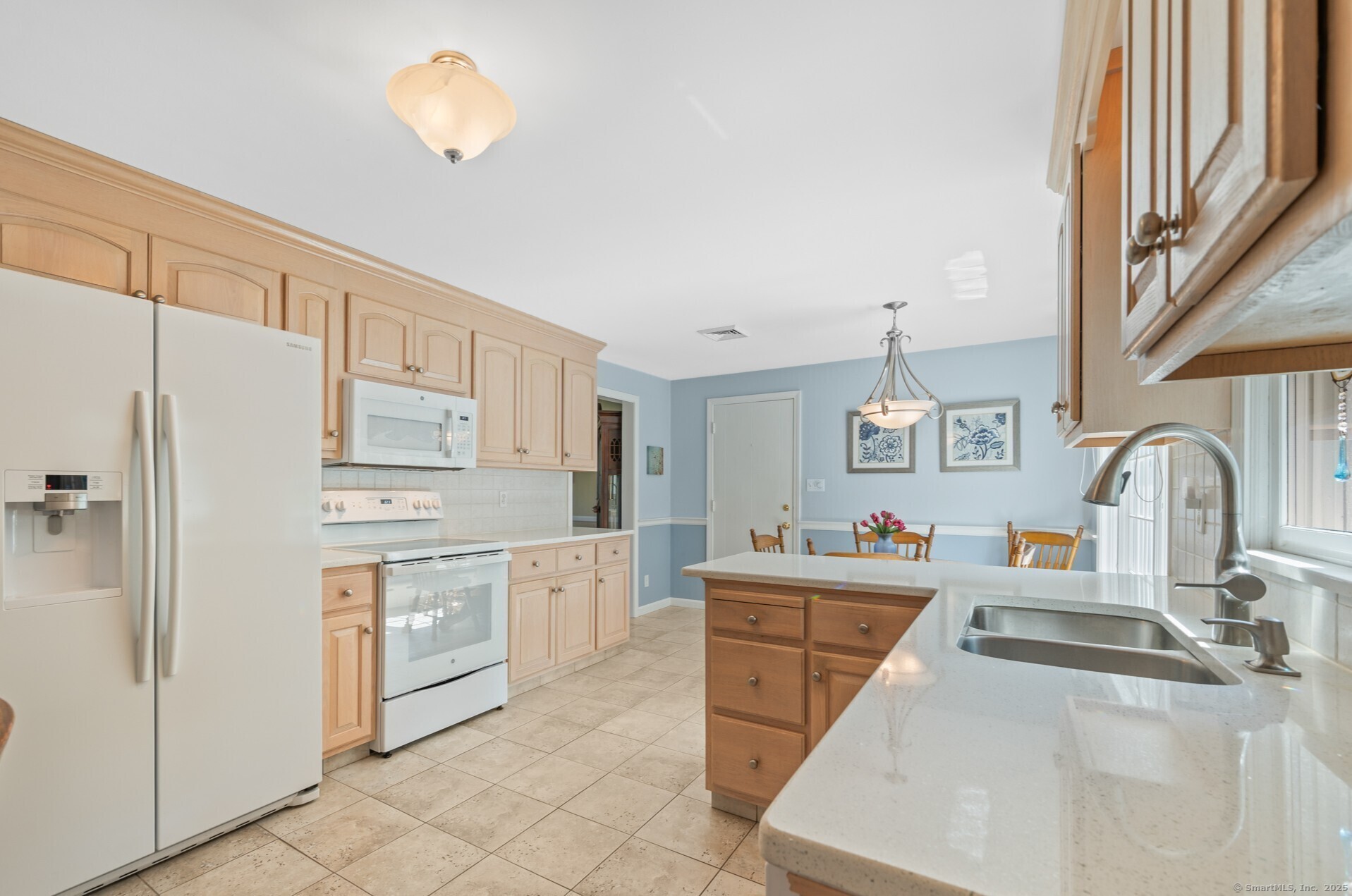 Property Photo:  11 Zipp Avenue  CT 06010 