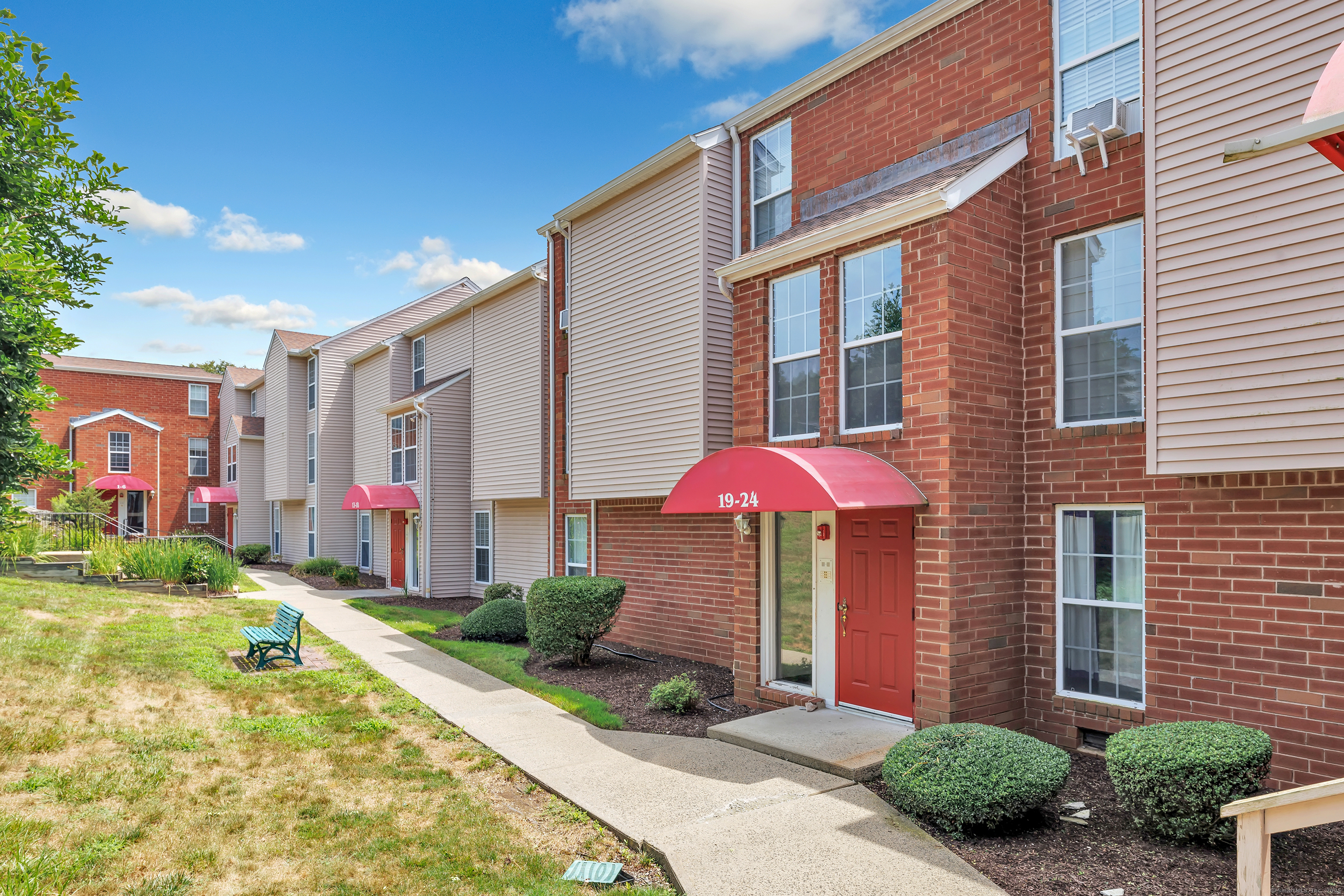 Property Photo: 19 Heather Ridge 19 CT 06484