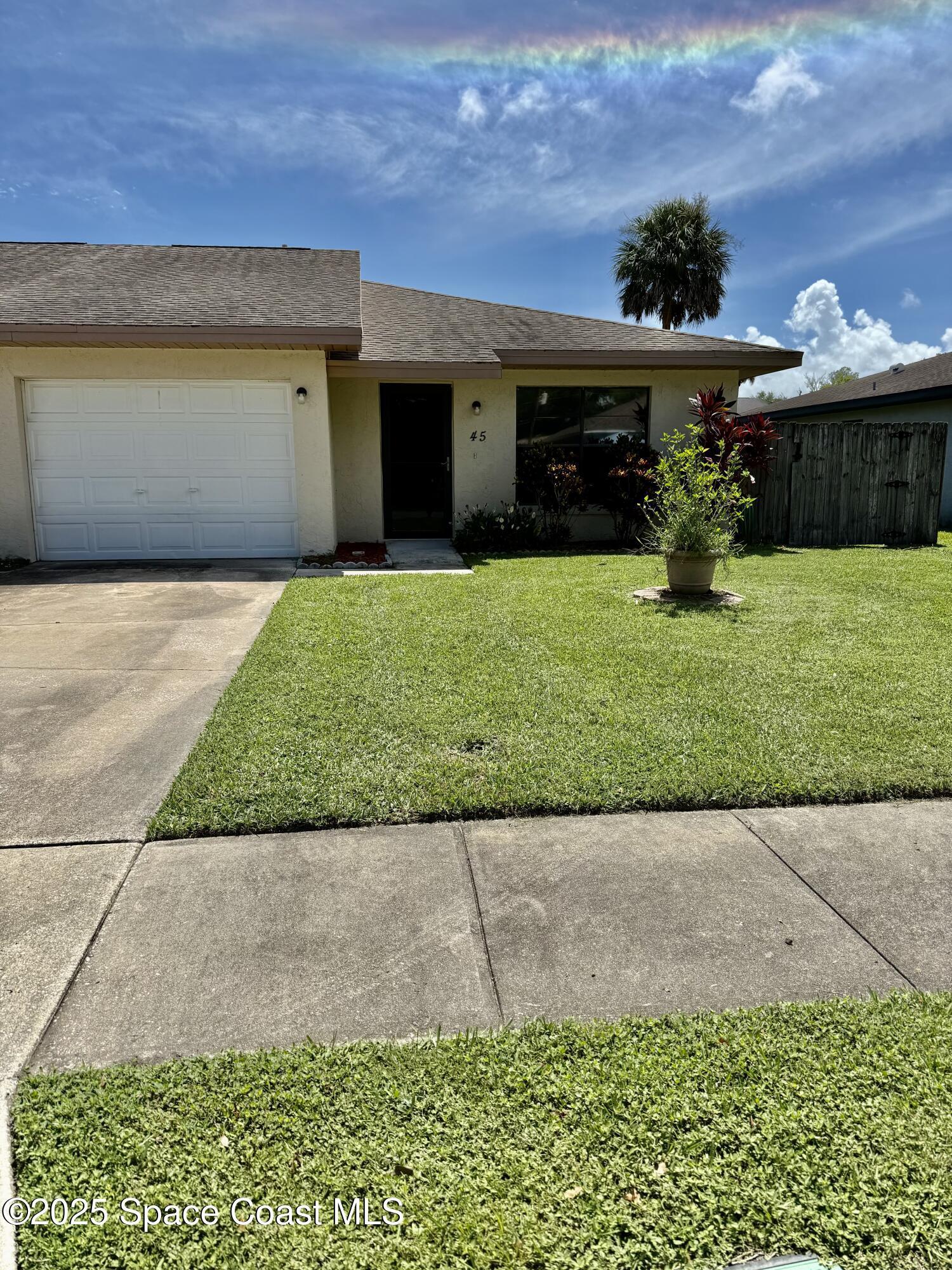 Property Photo: 55 W Towne Place FL 32796