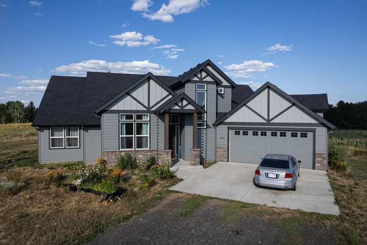 Property Photo:  34012 N Fawn Ln  WA 99006 