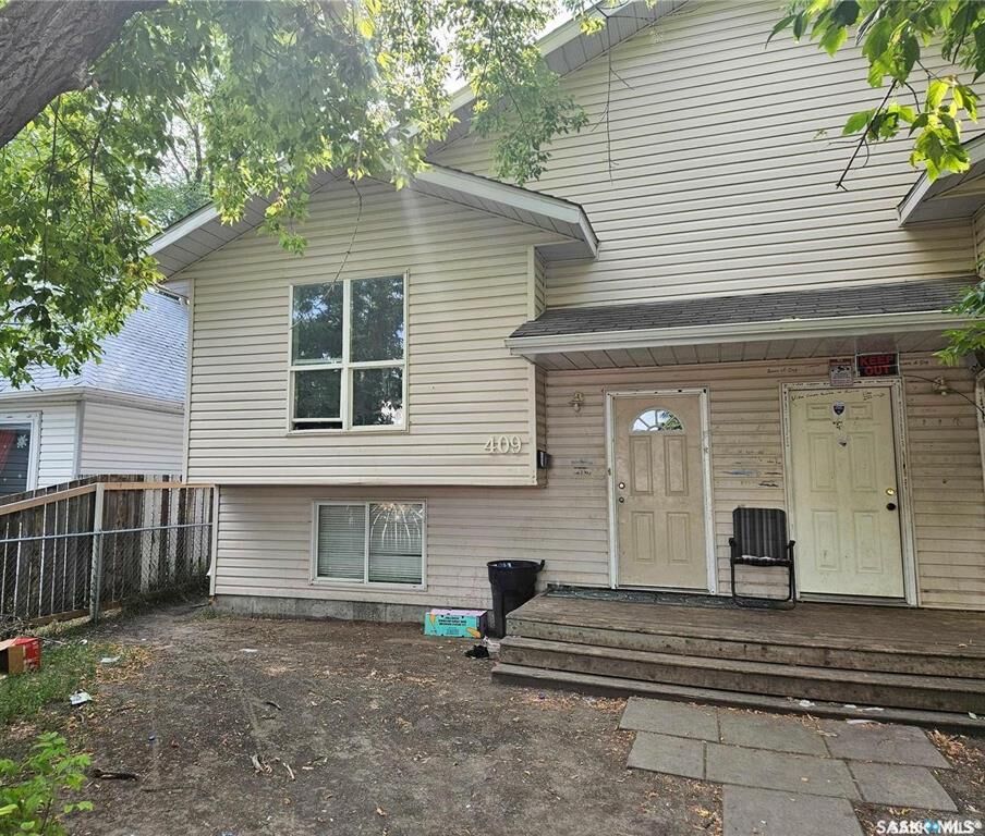 Property Photo: 409 U Avenue S SK S7M 3C4