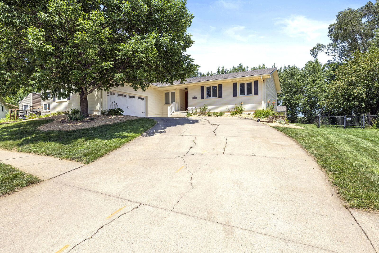 Property Photo:  1222 Timber Lane  IA 51534 