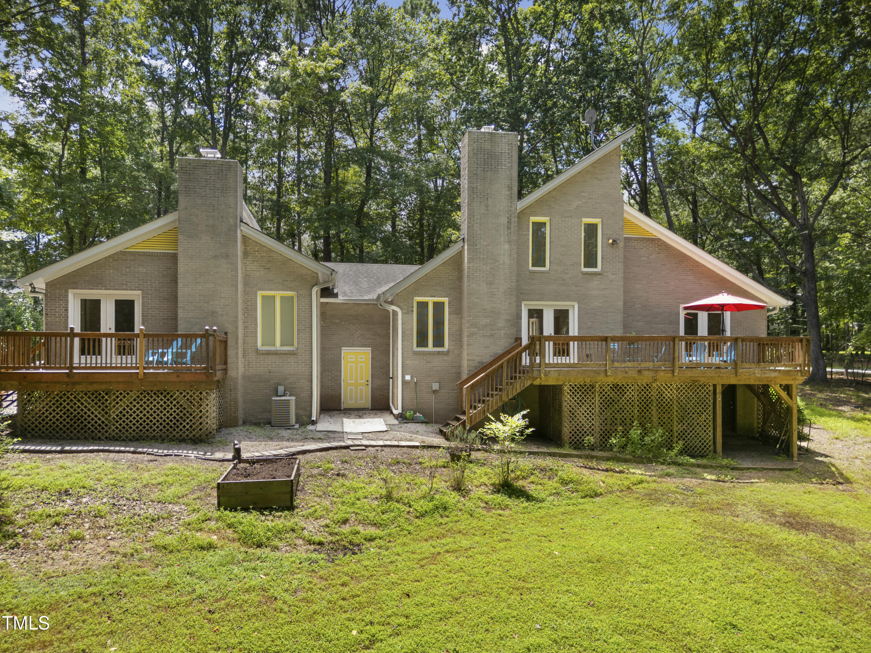 Property Photo: 5008 Tallwood Drive NC 27613