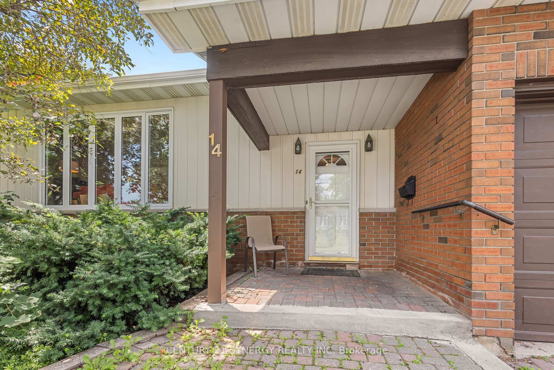 Property Photo:  14 Silver Aspen Crescent  ON K1B 3C5 