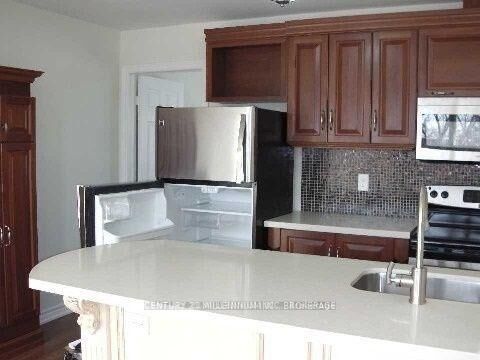 Photo de la propriété:  59 Garthdale Court Upper  ON M3H 5P7 