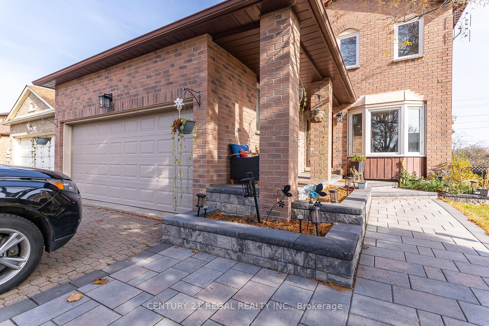 Property Photo:  28 Upland Drive  ON L1N 8H8 