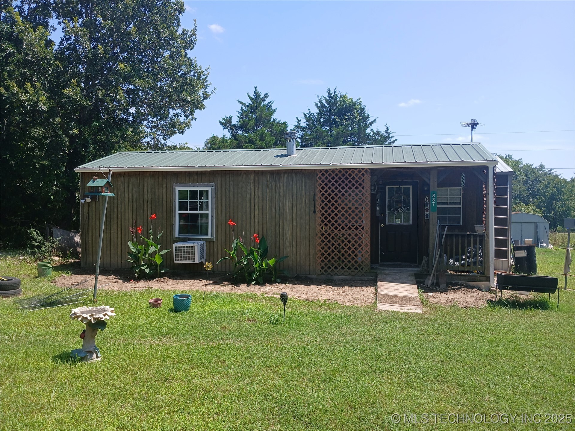 Property Photo: 887 Cheyenne OK 74432