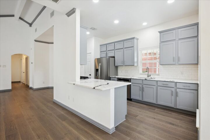 Property Photo: 4506 Glomar Avenue TX 78721