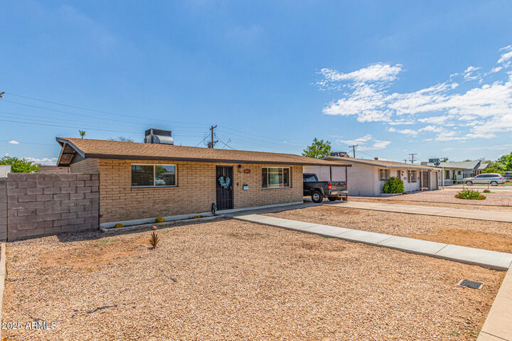 Property Photo: 3009 S Clementine Drive AZ 85282