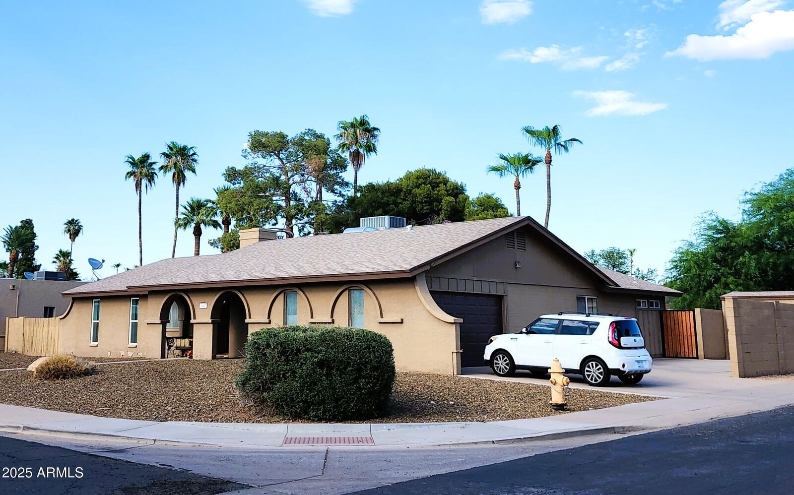 Property Photo:  15427 N 2nd Avenue  AZ 85023 