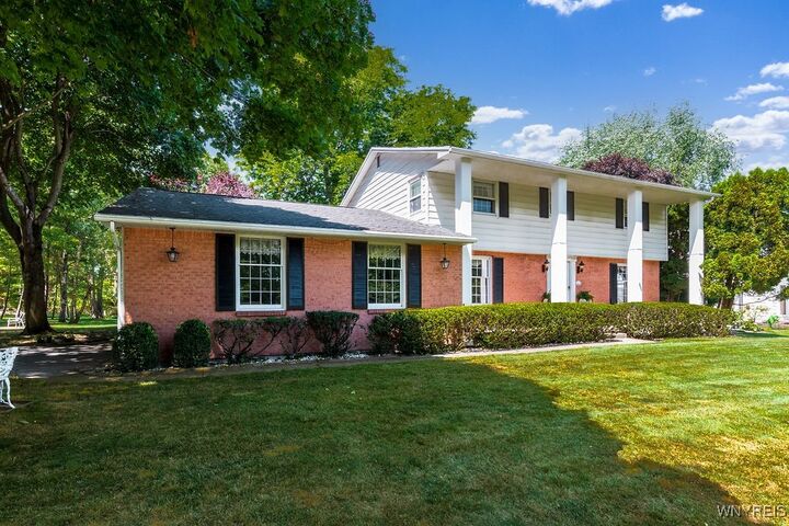 4900 Cliffside Drive W  Clarence NY 14031 photo
