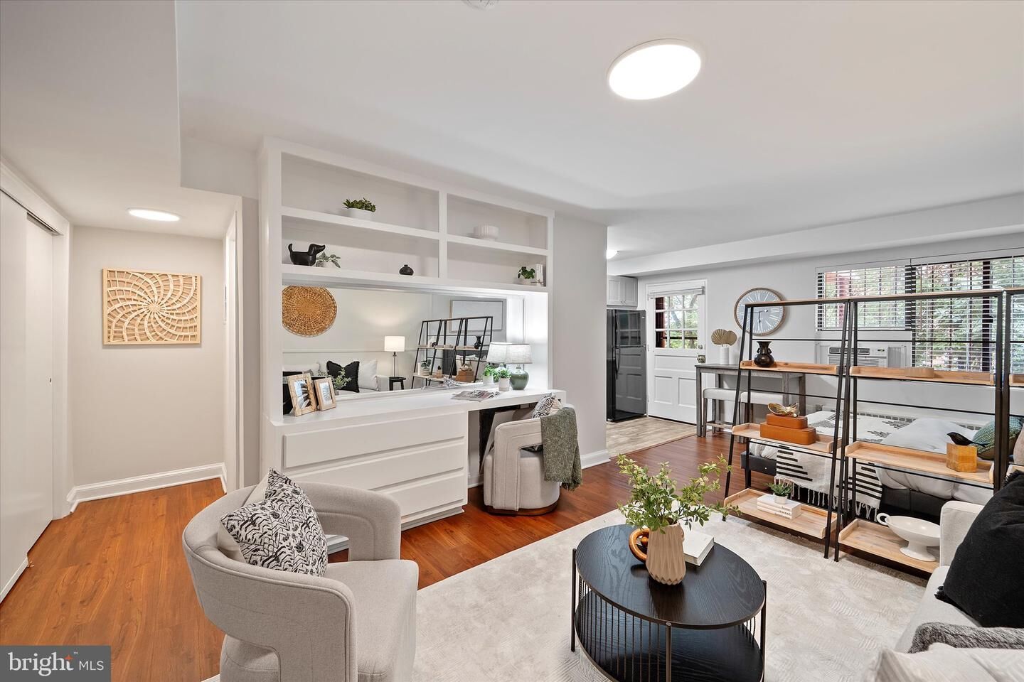 Property Photo: 1565 N Colonial Terrace 104-Z VA 22209