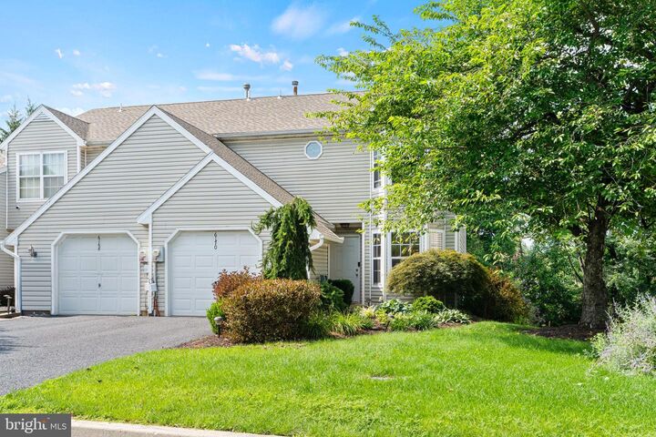 Property Photo:  6170 Spring Knoll Drive  PA 17111 