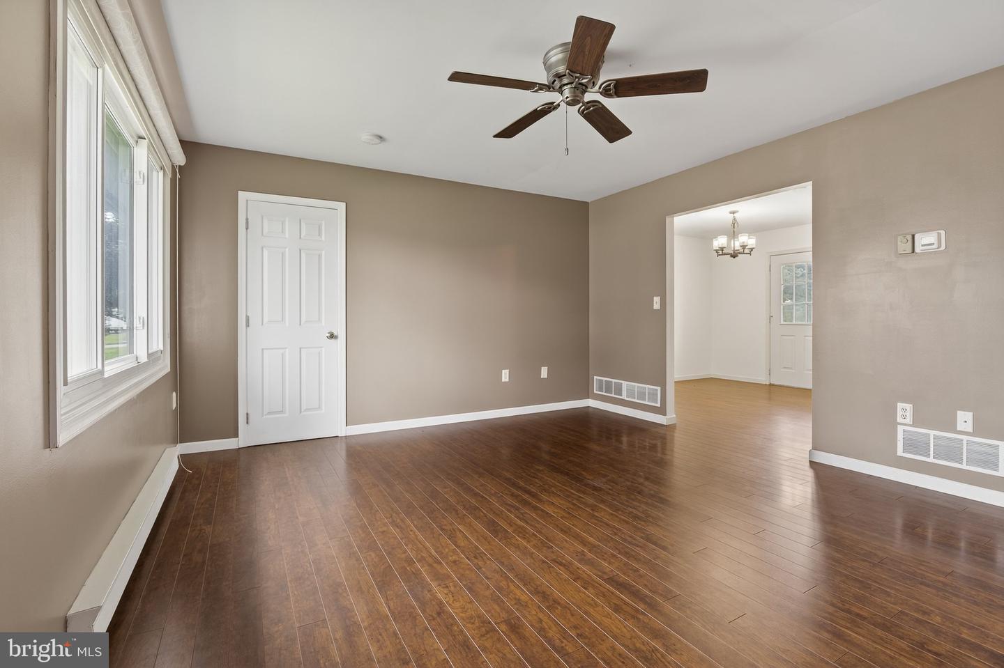 Property Photo: 818 Lakeview Drive PA 17601