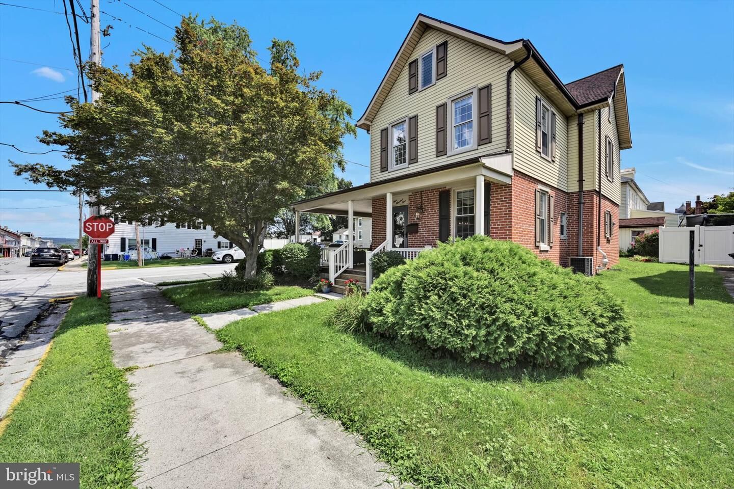 Property Photo: 401 Walnut Street PA 17368