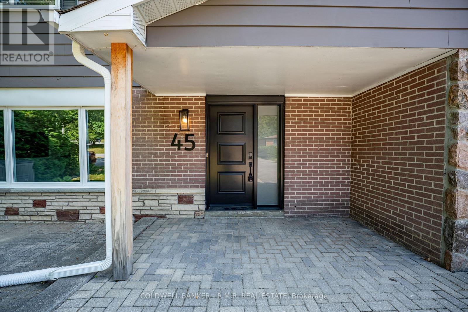 Property Photo:  45 Beech Street North Main  ON L9P 1A8 