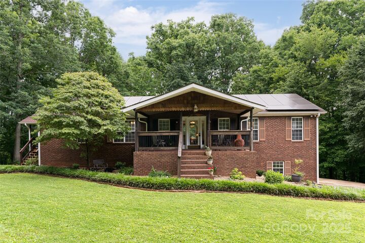 128 Oak Trails Pass  Leicester NC 28748 photo
