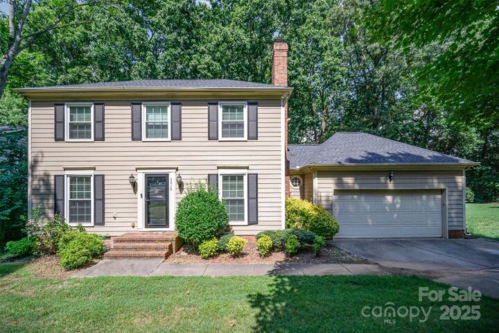 3016 Heathcroft Court  Charlotte NC 28269 photo