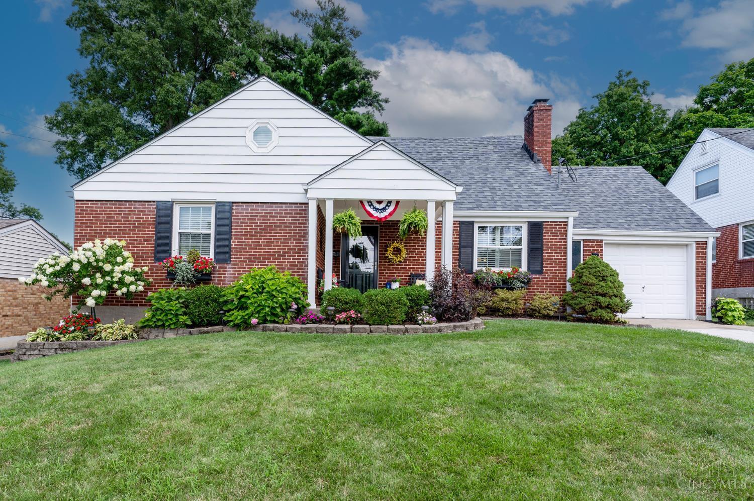 5564 Fairwood Road  Green Twp OH 45239 photo