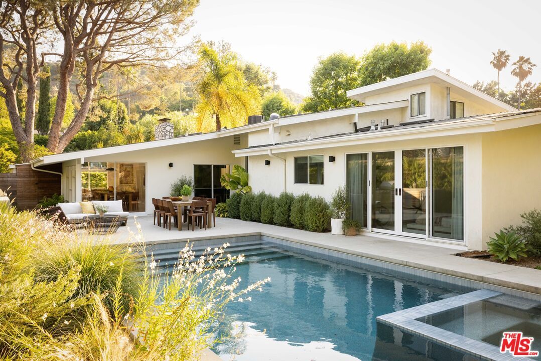Property Photo:  3144 Nichols Canyon Rd  CA 90046 