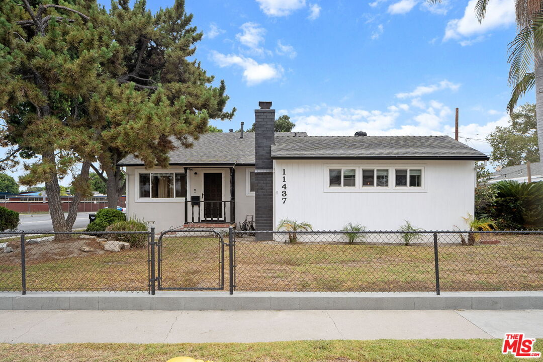 Property Photo: 11437 Fairford Ave CA 90650