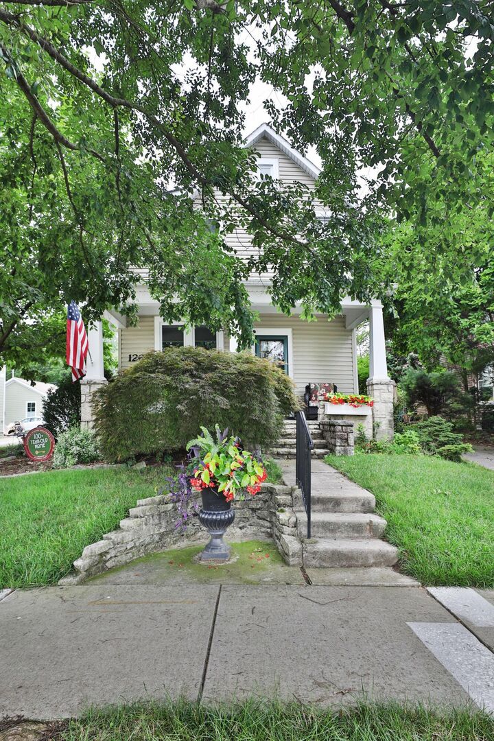 Property Photo: 1263 Oakland Avenue OH 43212