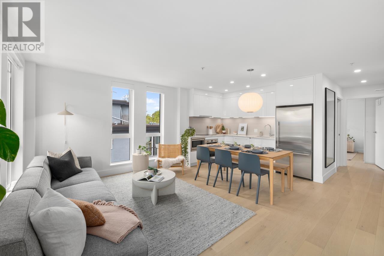 Property Photo:  2239 West 7th Avenue 401  BC V6K 1Y3 