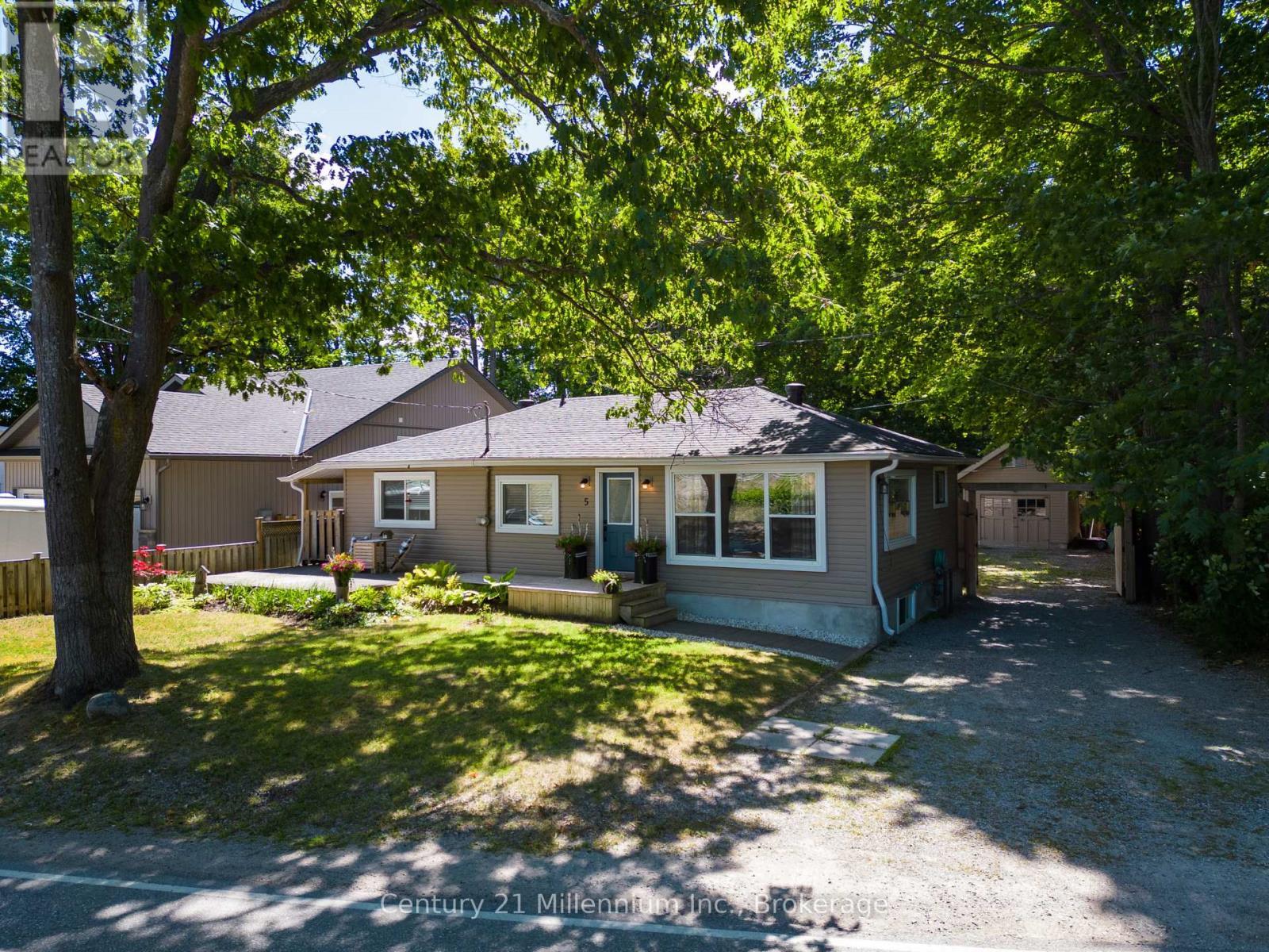 Photo de la propriété: 5 Bells Park Road ON L9Z 2X2
