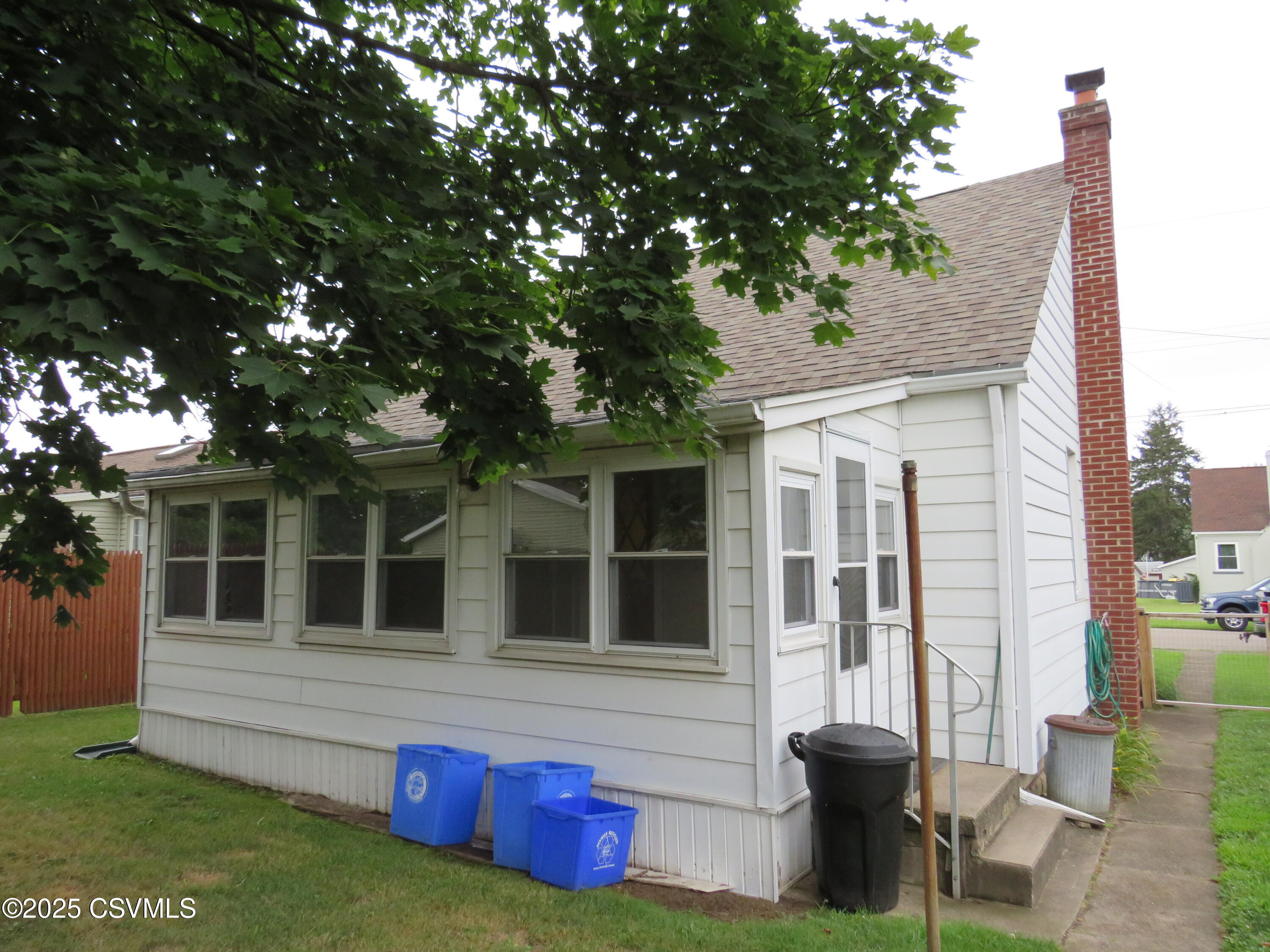 Property Photo: 1606 Spring Garden Avenue PA 18603
