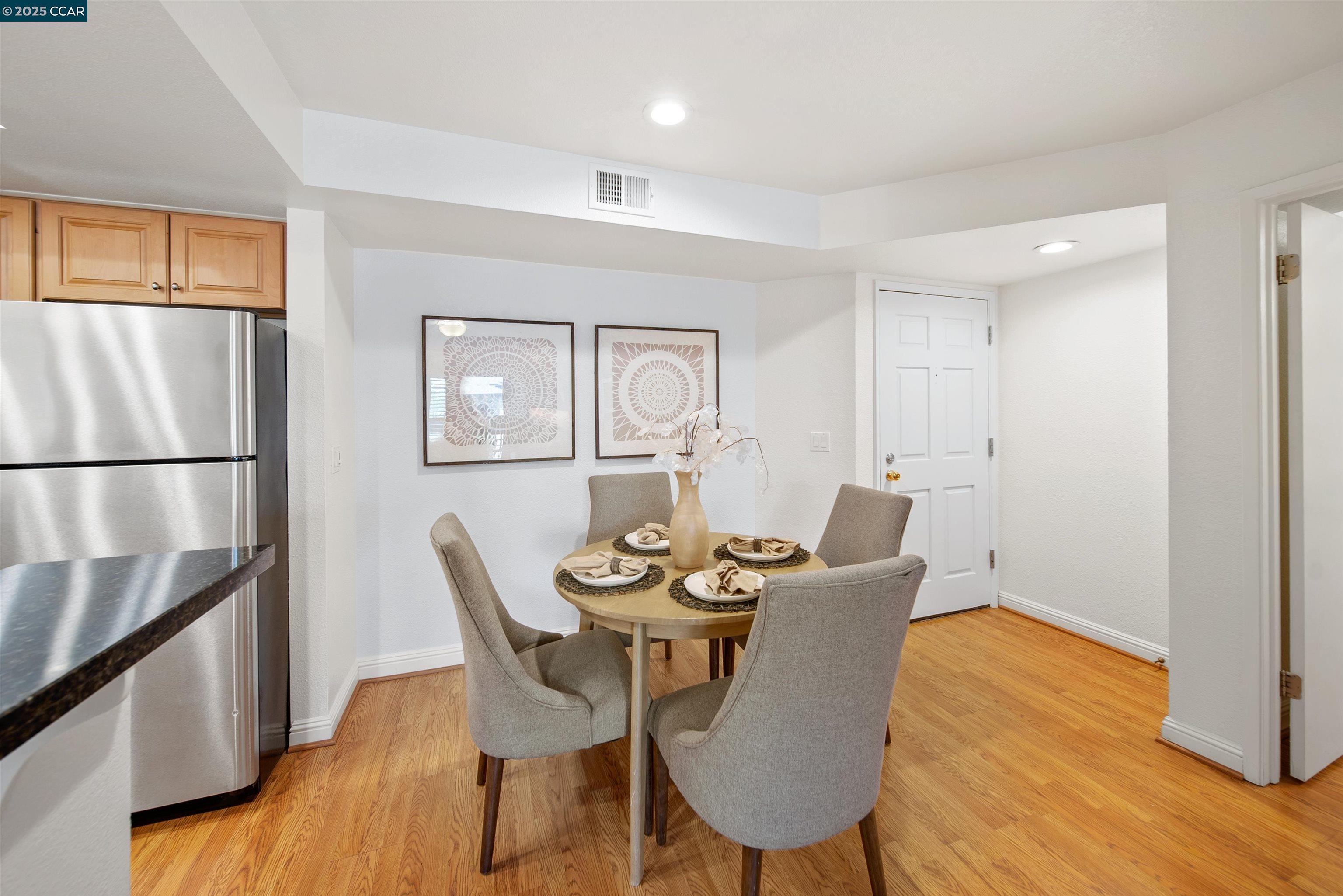 Property Photo: 2530 Oak Rd 303 CA 94597