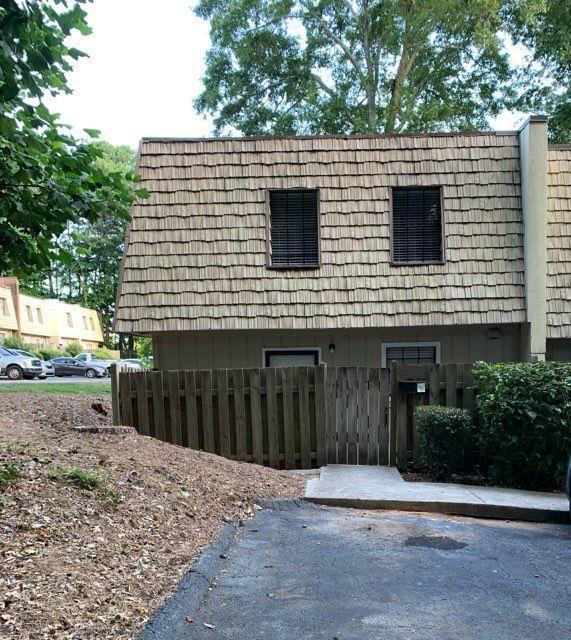 Property Photo: 1337 Woodstone Terrace Trace GA 30260