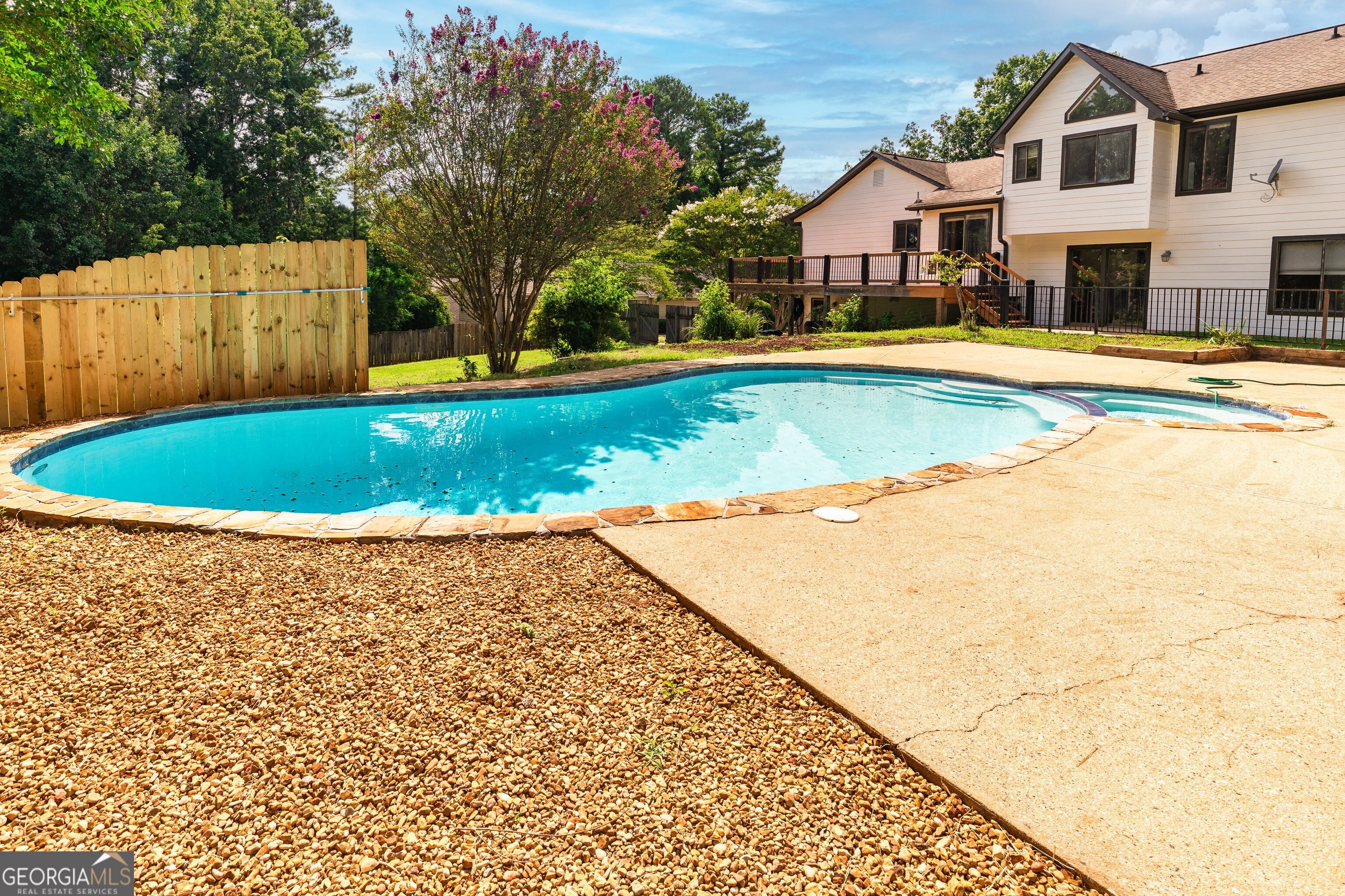 Property Photo: 1330 Taramore Drive GA 30024