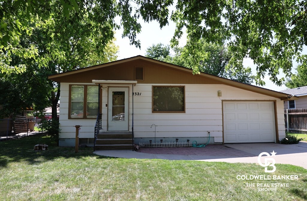 Property Photo: 2321 N B Street KS 67846
