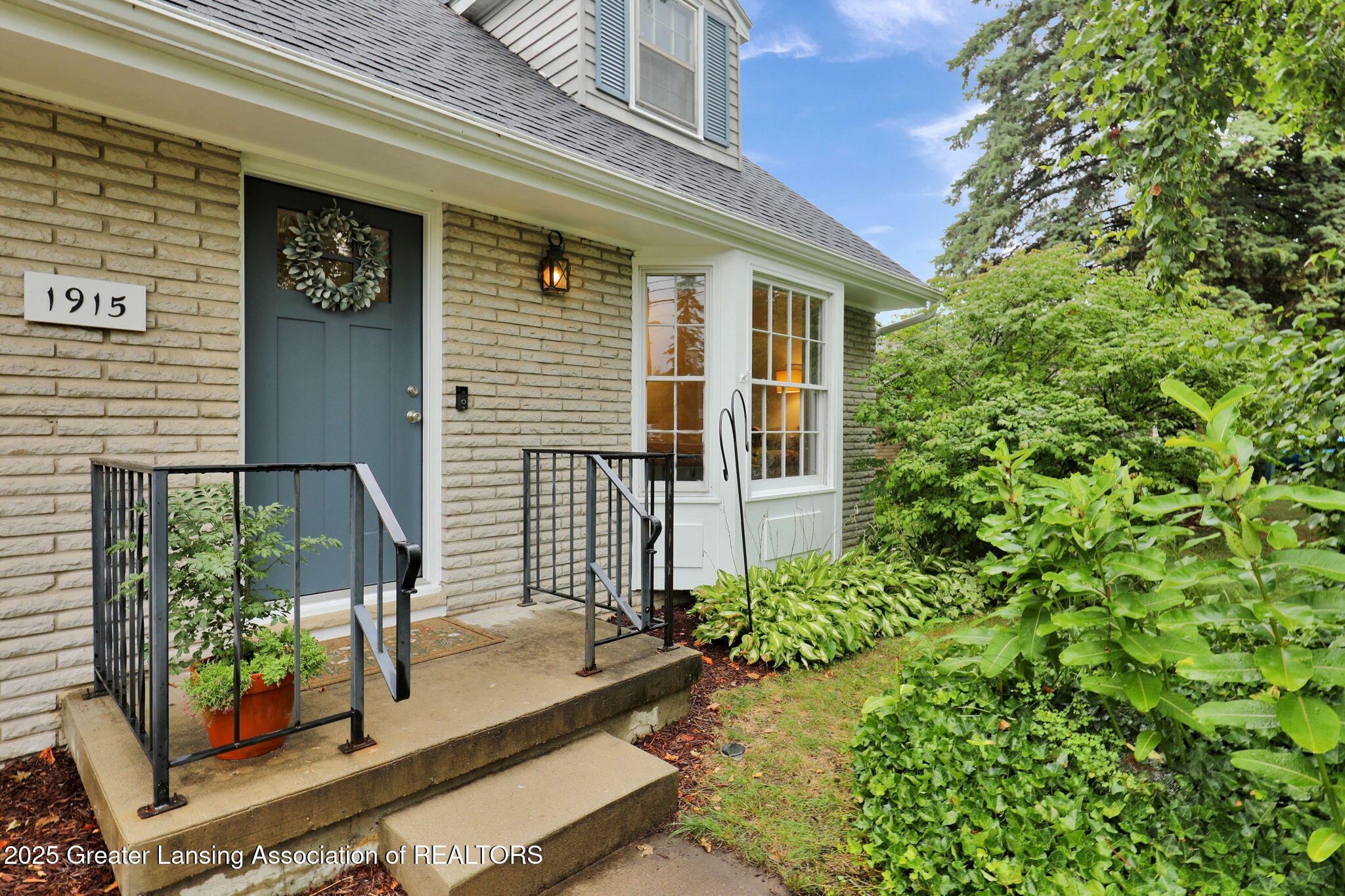 Property Photo: 1915 N Harrison Road MI 48823