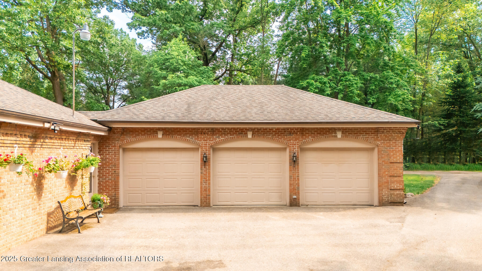 Property Photo: 1160 Fox Chase MI 48864