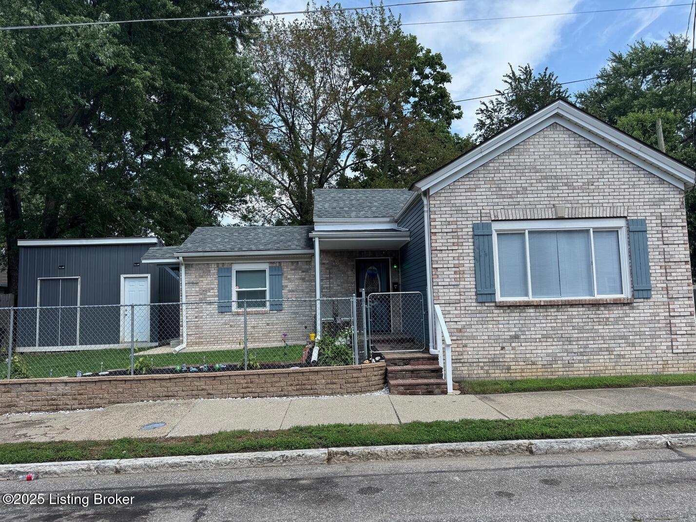 Property Photo:  111 S 28th St  KY 40212 