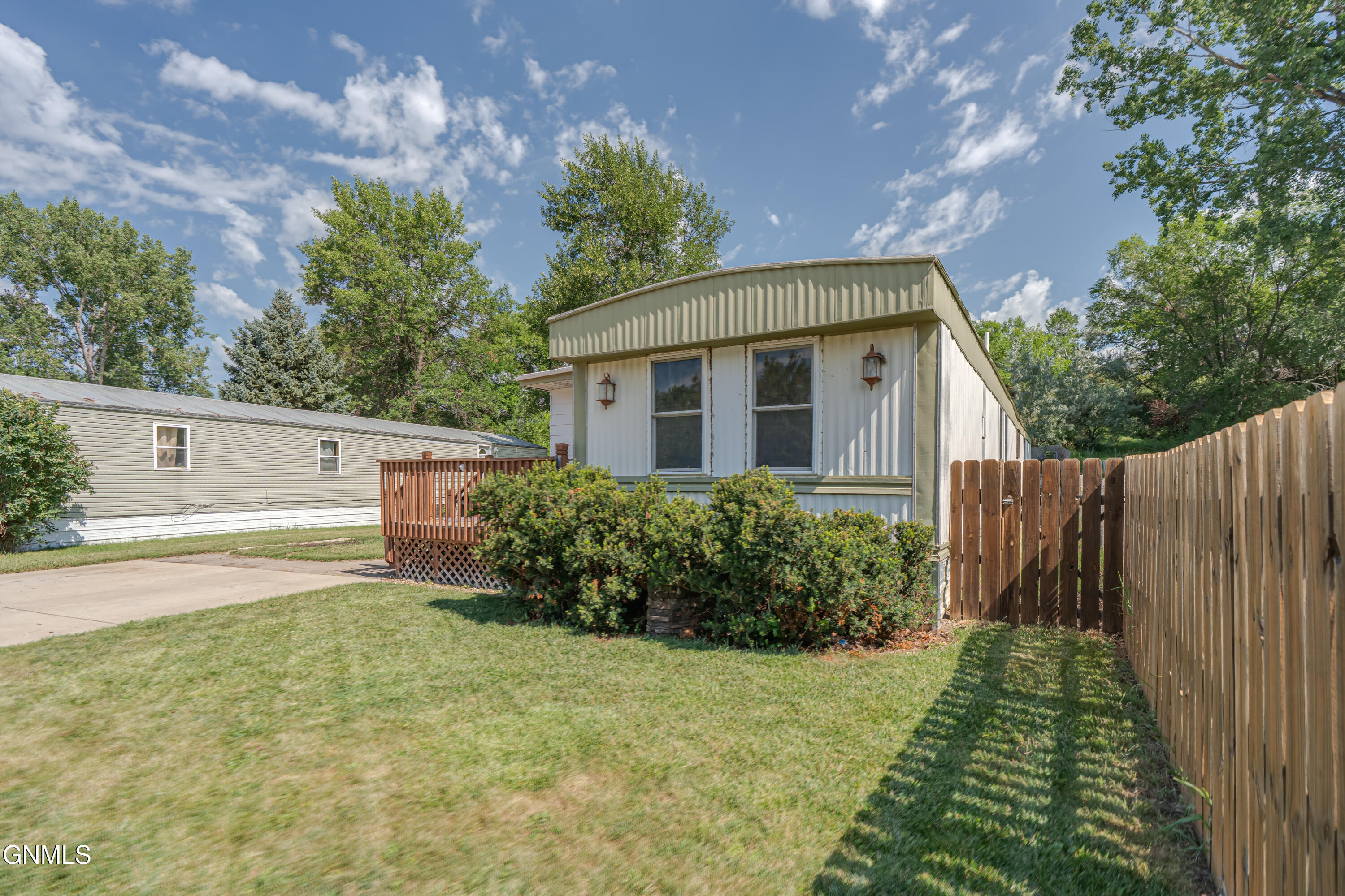Property Photo: 1620 Pennsylvania Avenue ND 58504
