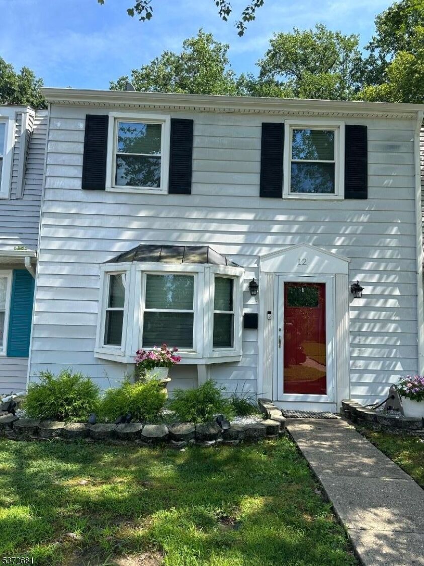 Property Photo: 12 Ruscombe Ct NJ 08046