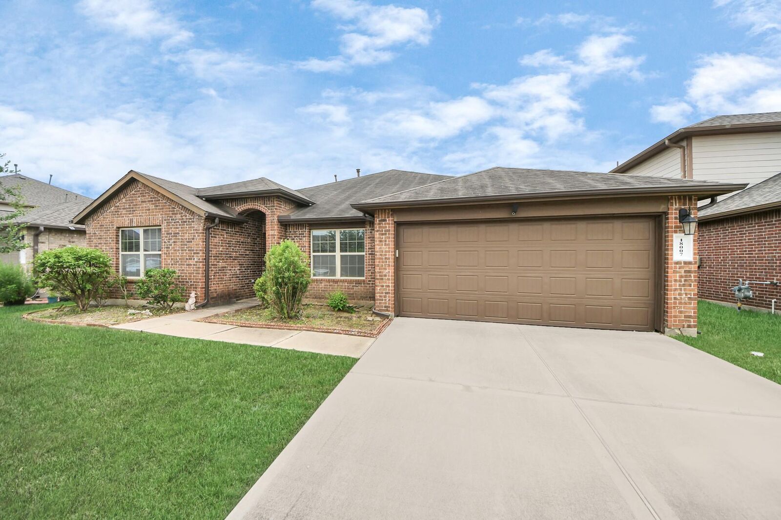 Property Photo:  18007 Tenasserim Pine Trace  TX 77407 