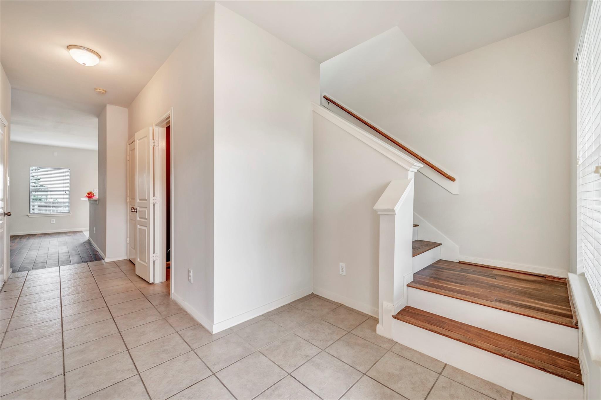Property Photo: 8302 Lamond Lane TX 77095