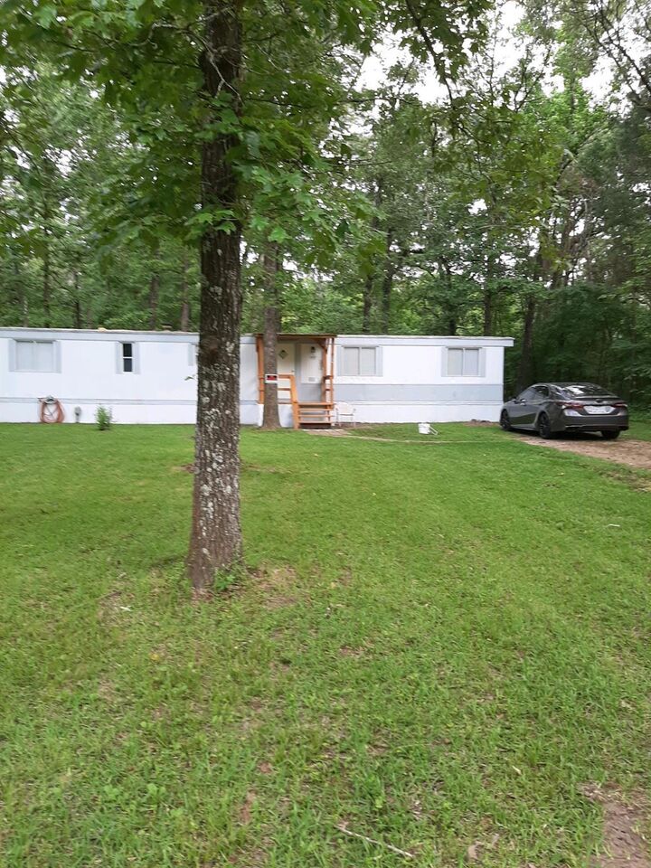 19 Dogwood Drive  Huntsville TX 77340 photo