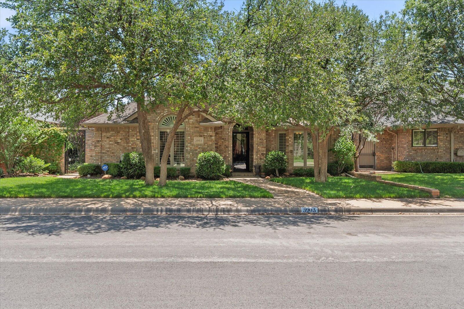 Property Photo: 3903 77th Street TX 79423