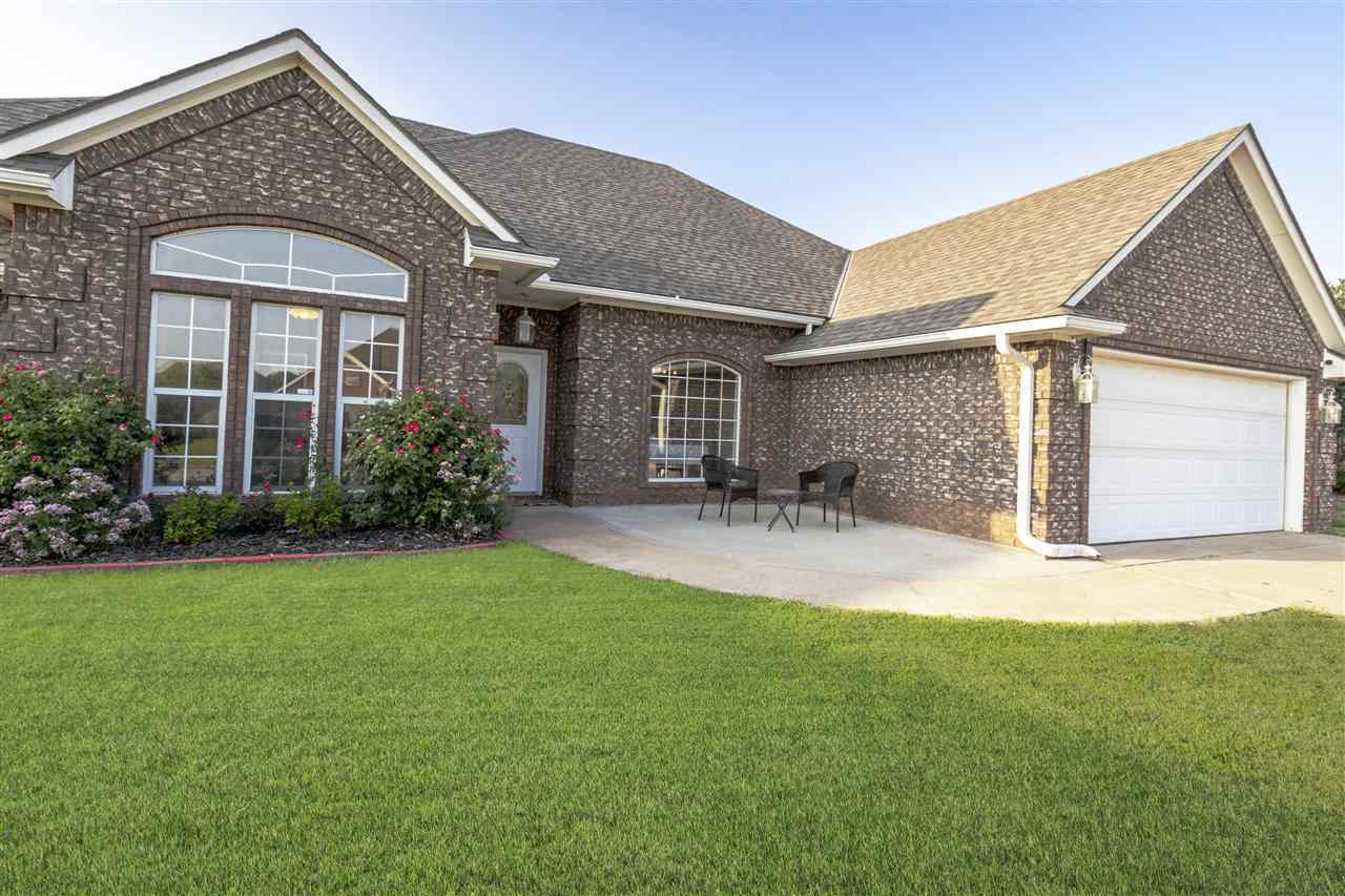 Property Photo: 3116 NE Mayflower Ave OK 73507