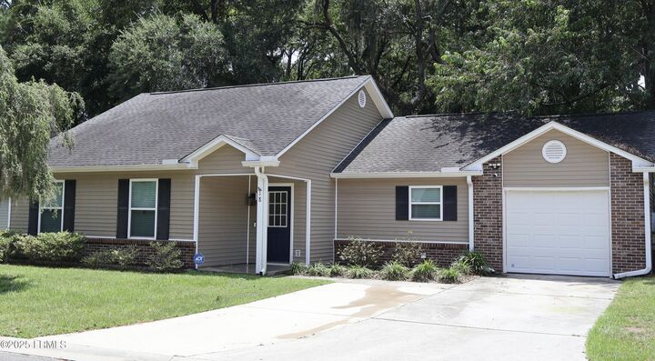 18 Brindlewood Drive  Beaufort SC 29907 photo