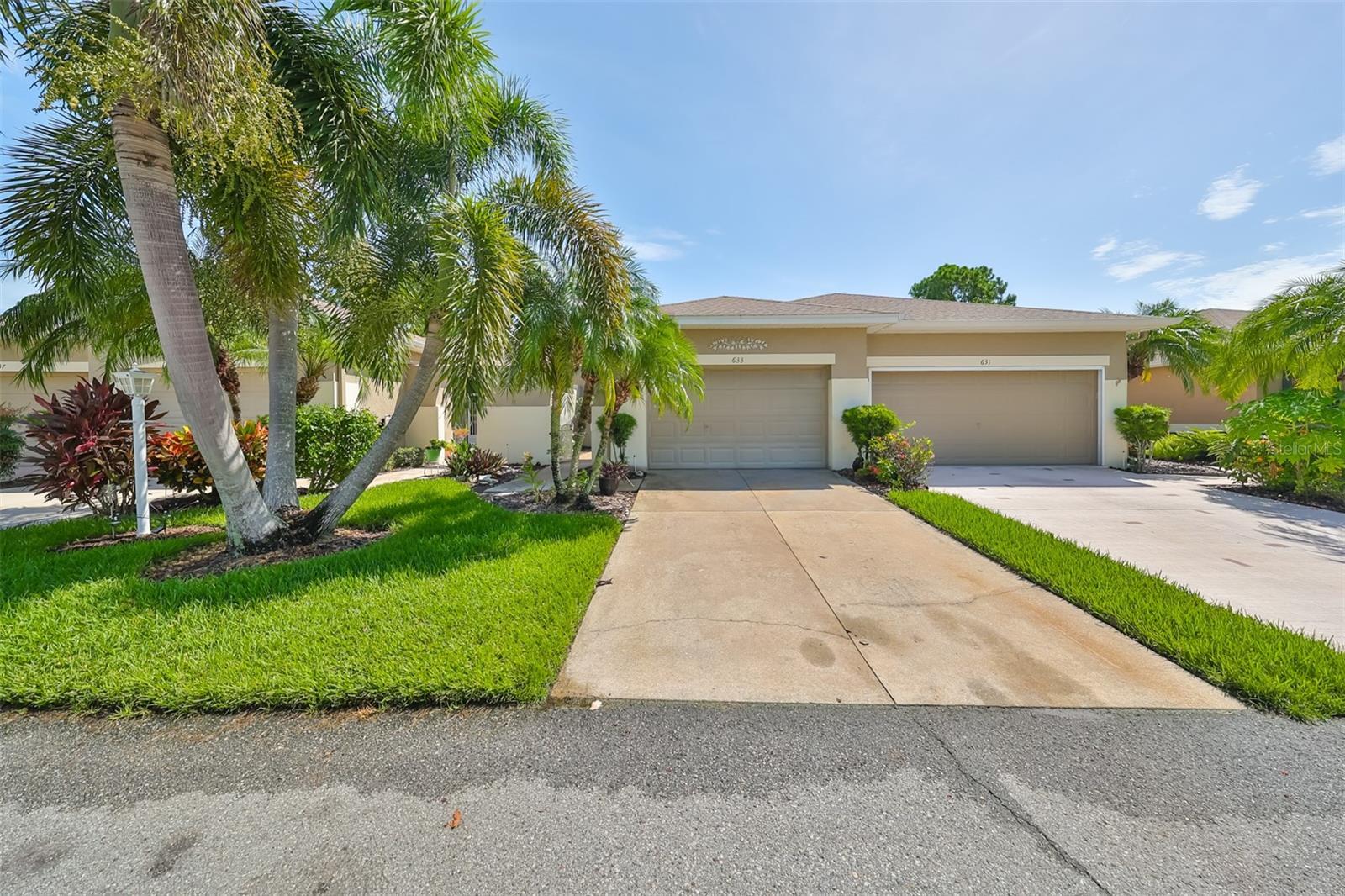 Property Photo: 633 Tremont Greens Lane 16 FL 33573