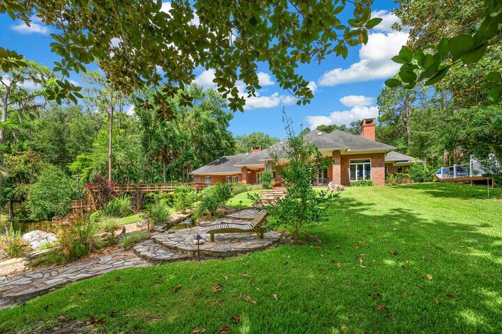 Property Photo:  996 NW Scenic Lake Drive  FL 32055