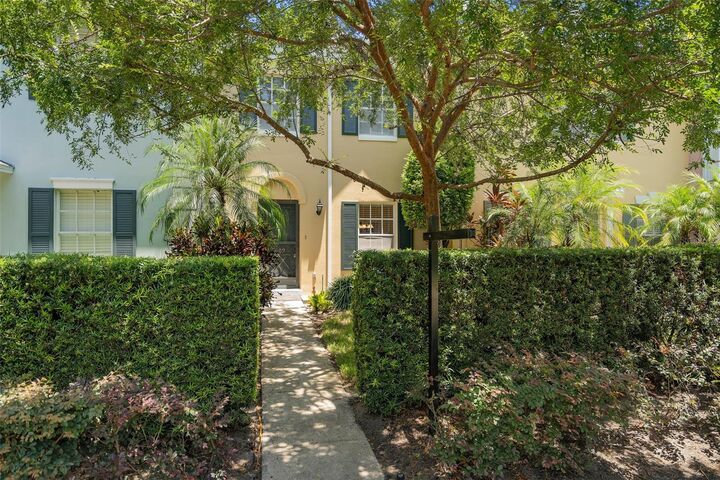 Property Photo: 2609 E Church Street FL 32803