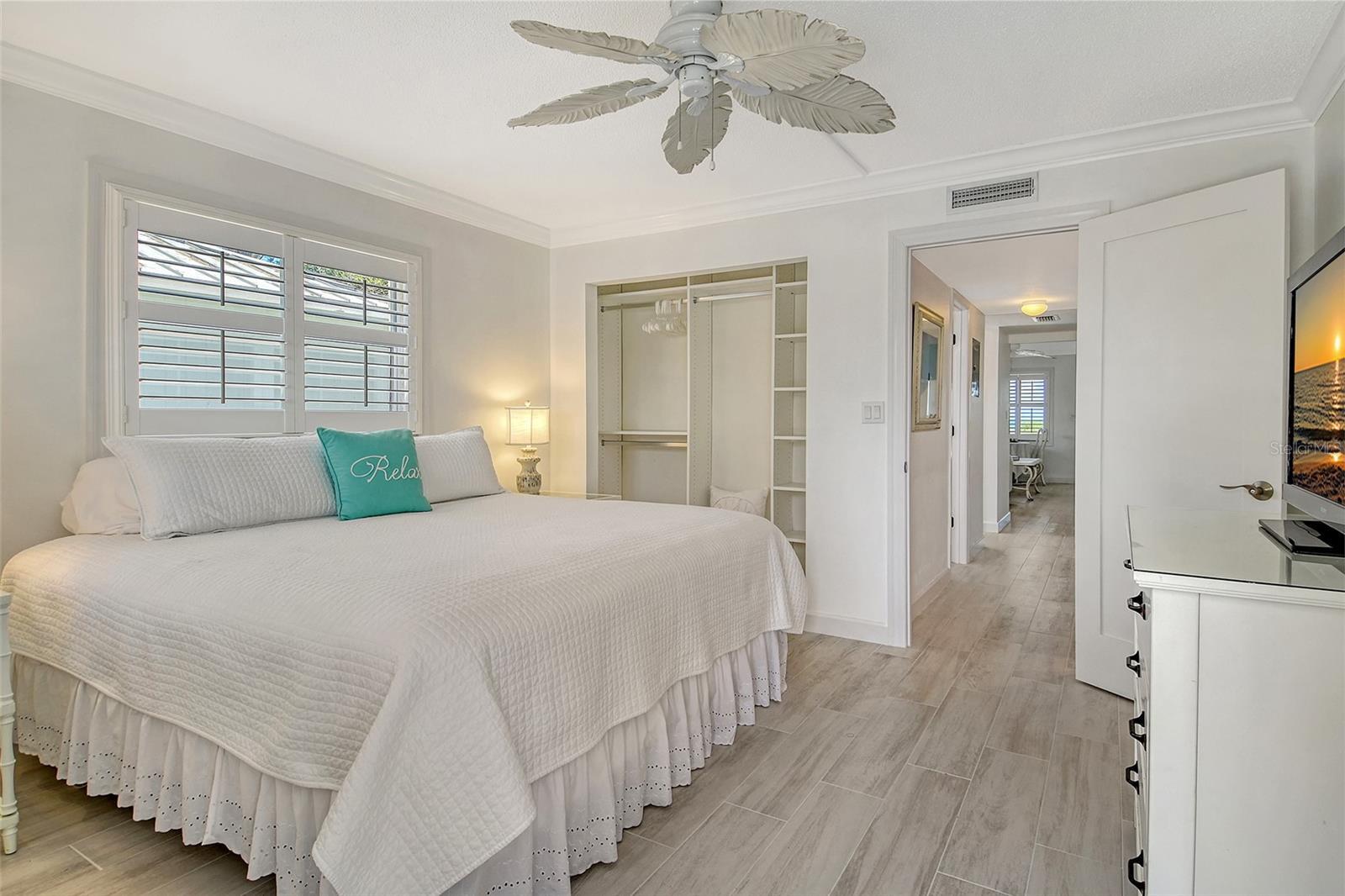 Property Photo:  5155 Gulf Of Mexico Drive 9  FL 34228 