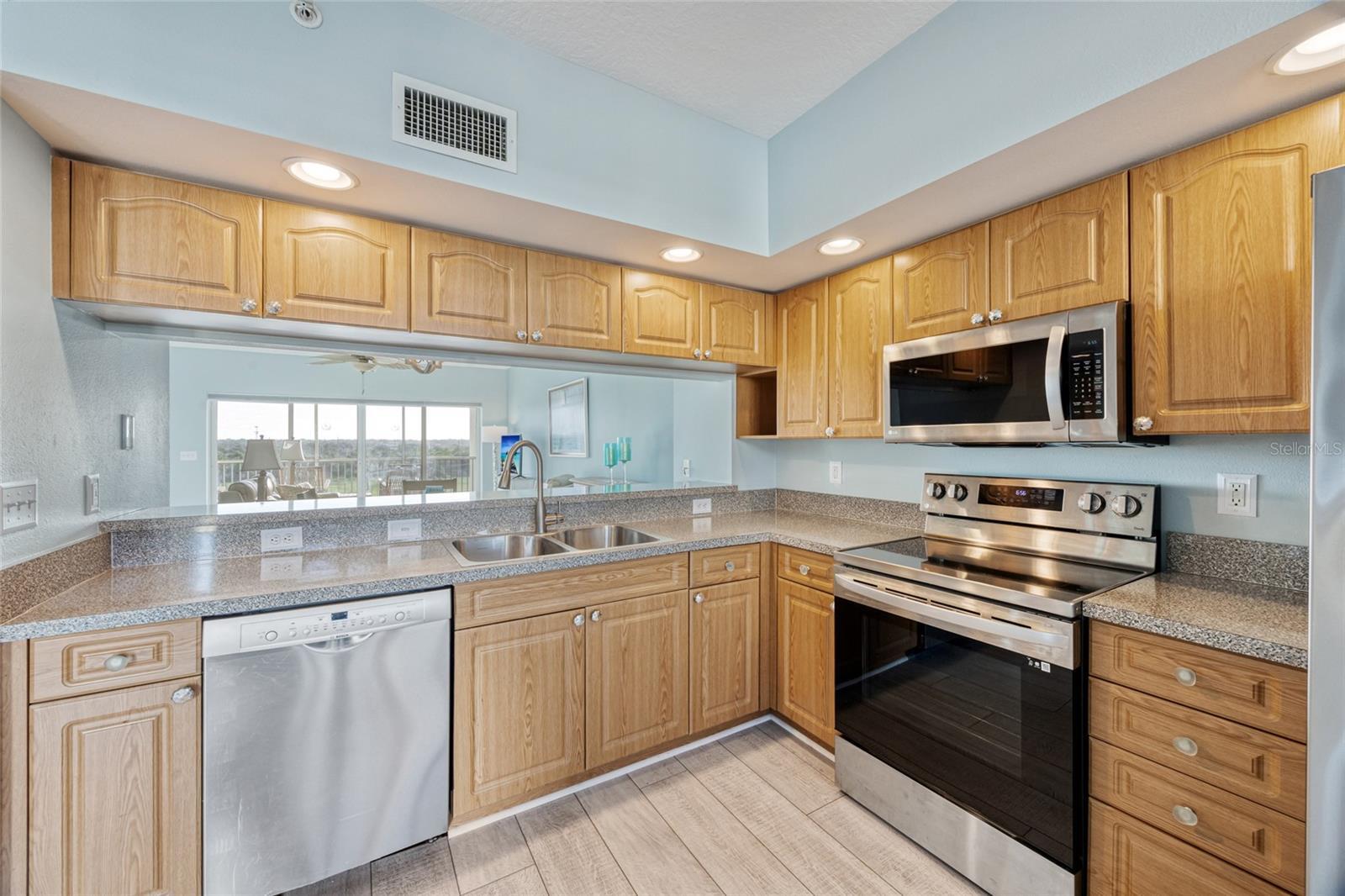 Property Photo:  1200 Country Club Drive 6402  FL 33771 