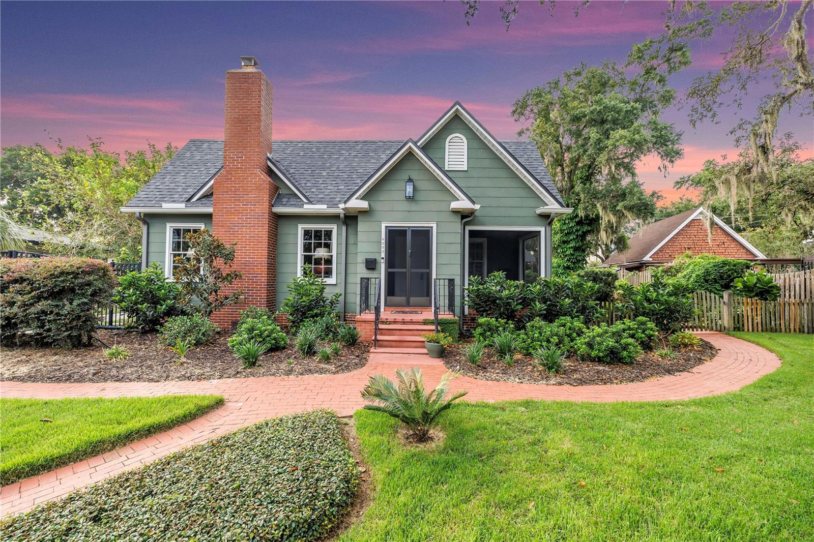 Property Photo: 6009 Roberta Circle FL 33604
